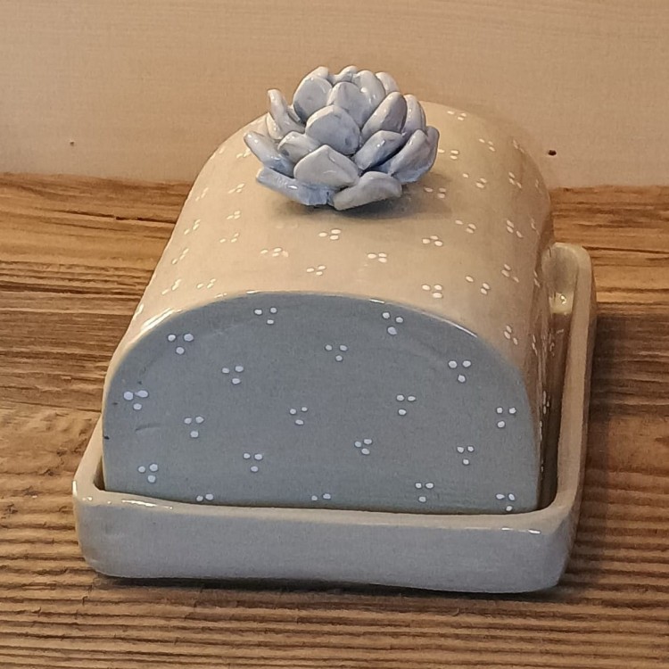 maselnica z kwiatowym uchwytem 2.jpeg