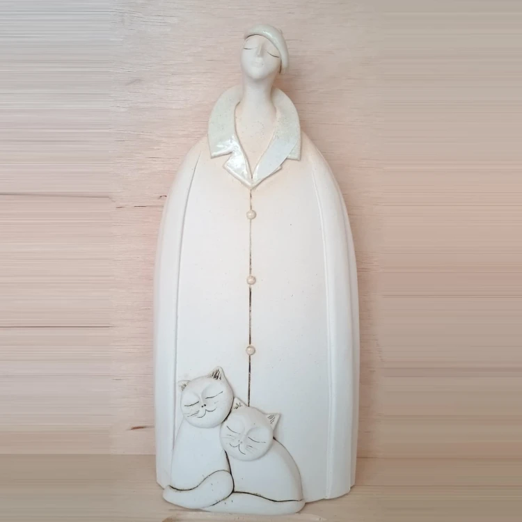 figurka ceramiczna mężczyzna z kotem 2.jpg