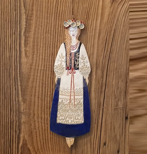 figurka ceramiczna góralka wariant 2.jpg