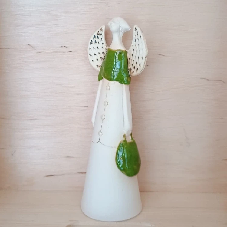 anioł ceramiczny zielony z torebką.jpg