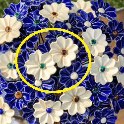 kwiat ceramiczny ecru